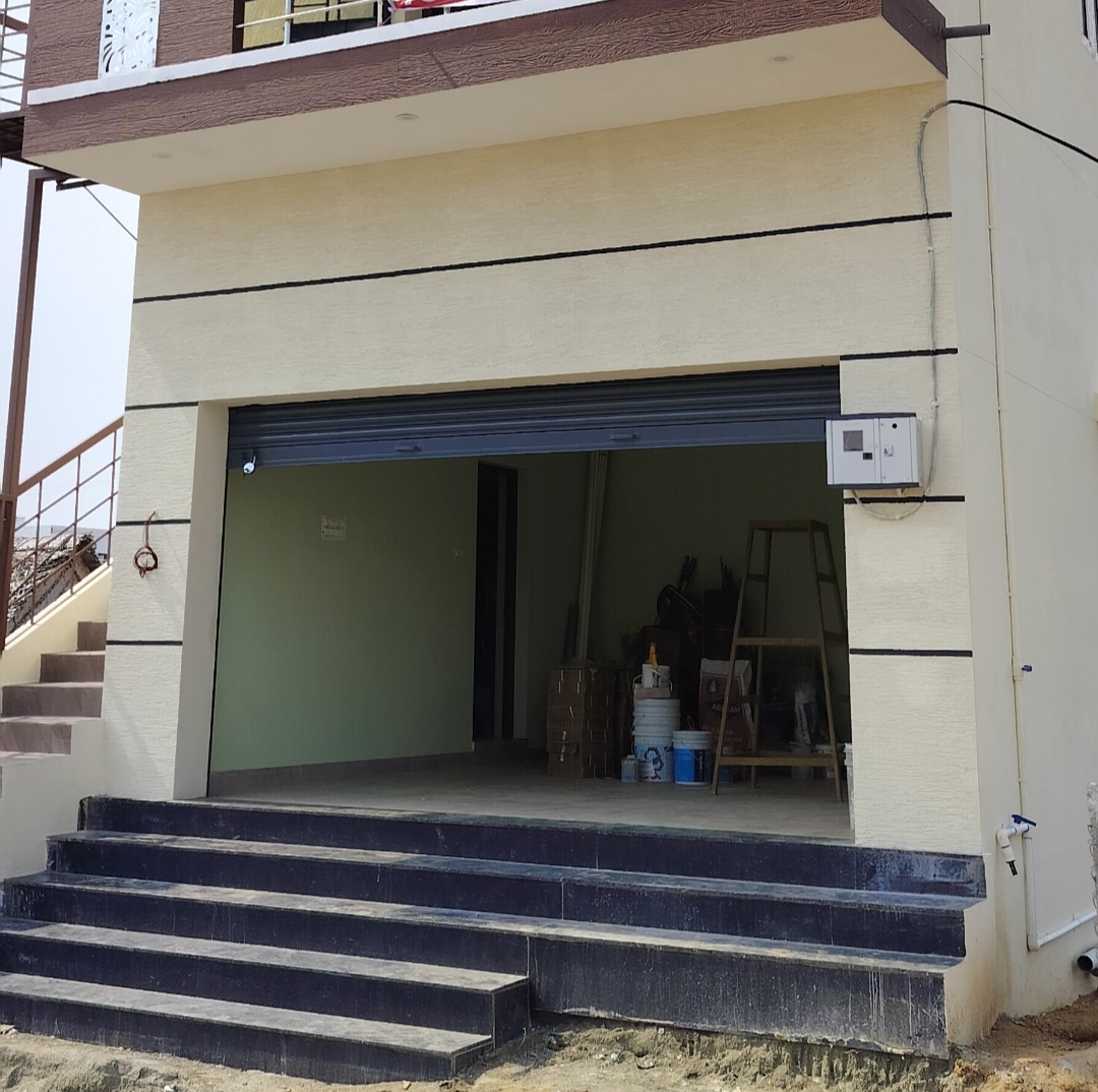 A NEW SHOP AND OFFICE SPACE FOR SALE IN KARUMANDAPAM-TRICHY