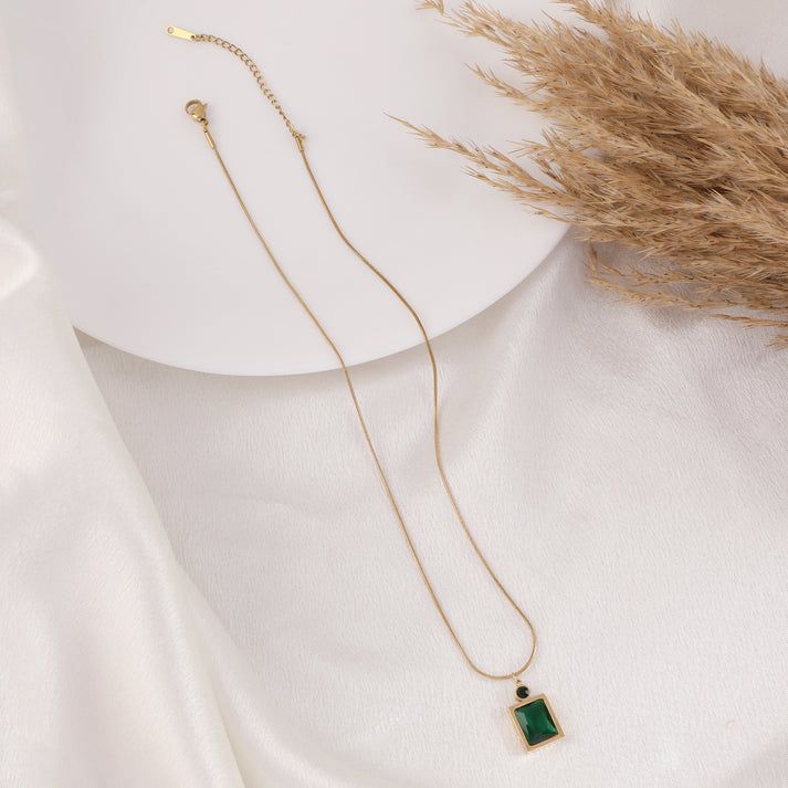 Emrald Green Water Proof Antitatarnish Necklace